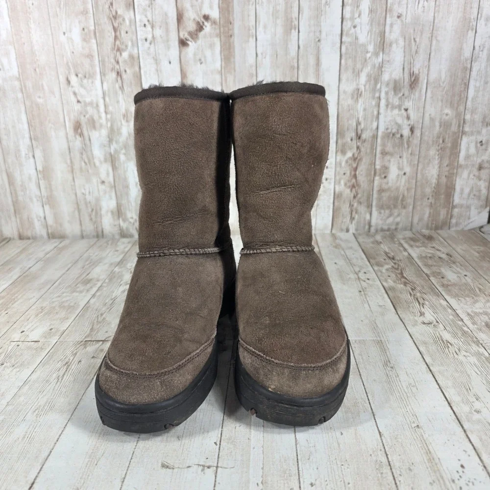 UGG Australia Ultimate Short 5275 Women's Brown Sheepskin Lined Boots Size W6‎